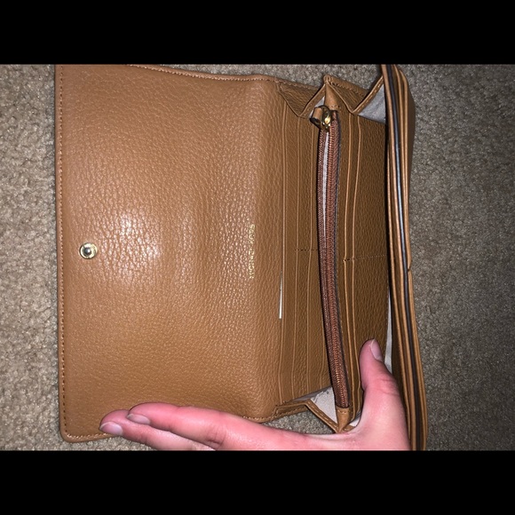 Michael kors brown wallet - Picture 2 of 4